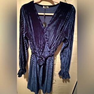 Hotouch Brand Women’s Royal Blue Velvet Dress With Belt, NWT, Size Medium.